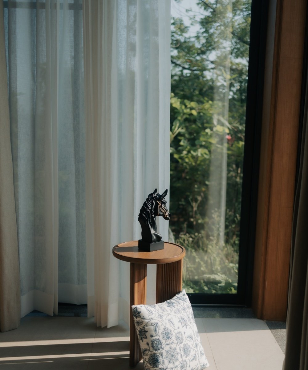 Horse Bust Sculpture