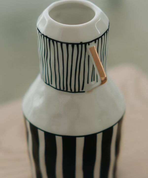 Minimalist vase